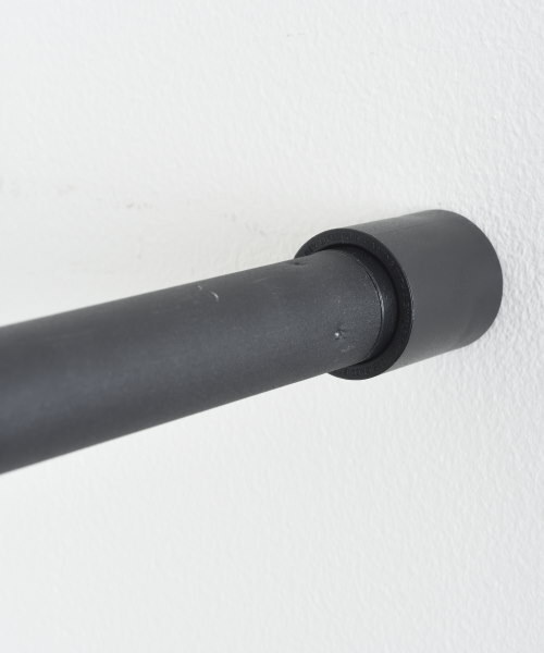 DRAW A LINE 001 Tension Rod A ブラックの通販 | BRUNO online