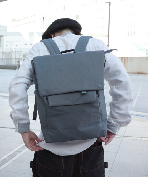 Hutte Wフラップバックパック ライトグレーの通販 | BRUNO online