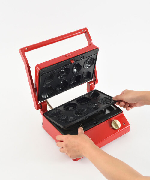 美品 BRUNO グリルサンドメーカー ダブル レッド ミニケーキプレート付き グリルサンドメーカー ダブル+ミニケーキプレート ギフトバッグ