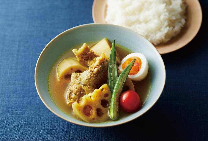 鶏手羽とれんこんのスパイススープカレー