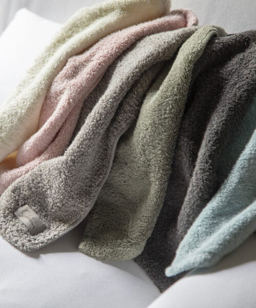 育てるタオル feel フェイスタオル チャコールの通販 | BRUNO online